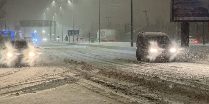Kar ve tipi hayatı felç etti! Sürücüler kapanan yollarda kaldı