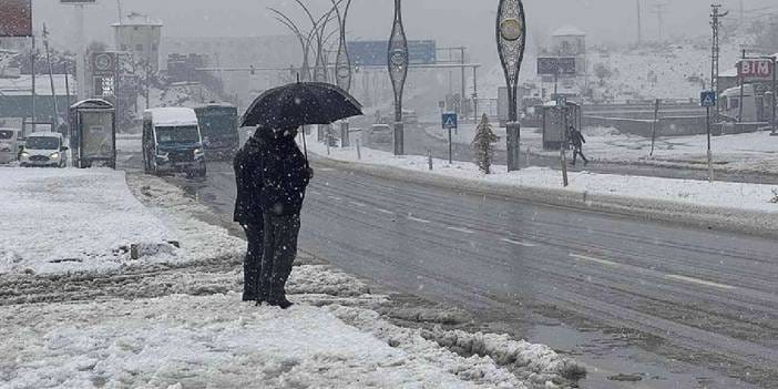 Meteoroloji'den kuvvetli kar uyarısı: 9 ilde göz gözü görmeyecek!