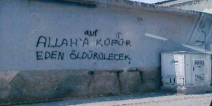 "Allah'a küfür eden öldürülecek" yazısının altından IŞİD çıktı
