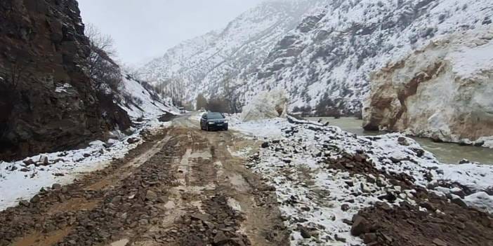 Van'da yolu kapanan mahallede rahatsızlanan çocuk ekiplerin çalışmasıyla hastaneye ulaştırıldı