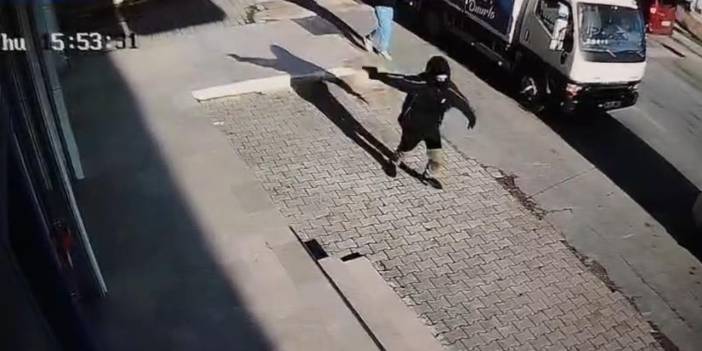 İstanbul'da 14 yaşındaki çocuk sokak ortasında kurşun yağdırdı