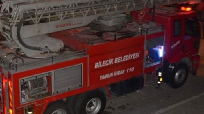 Ailesiyle oturduğu evi yakıp "Evi yaktım, ben gidiyorum" dedi