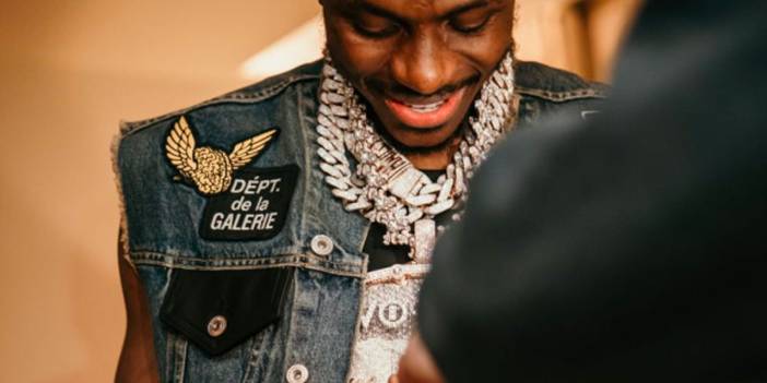 Osimhen'e elmas kaplı 1 kiloluk kolye hediye ettiler: Değeri dudak uçuklattı