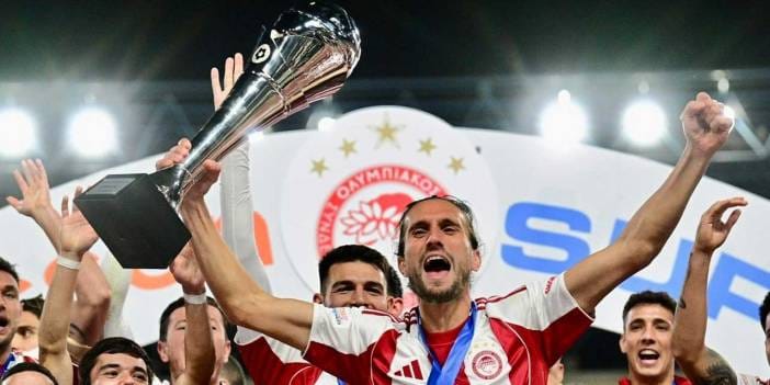 Yusuf Yazıcı Yunanistan'da havalara uçtu