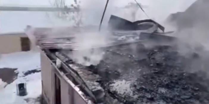 Okulda panik anları! Çatı alev alev yandı