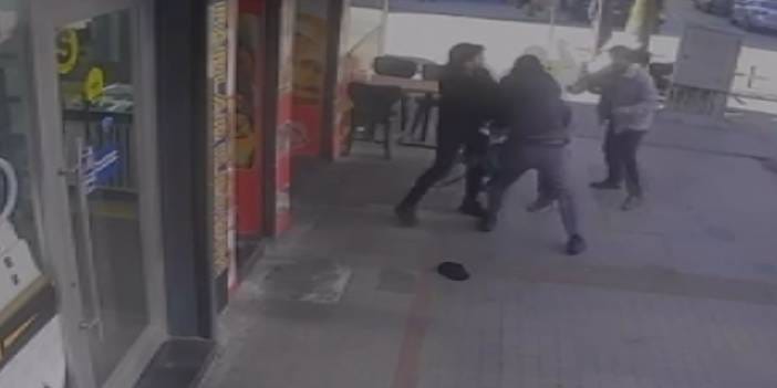 Oyuncak silahla kuyumcu soymaya çalıştı! Esnaf müdahale etti