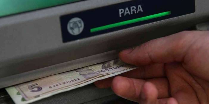 ATM’den para çektikten sonra mutlaka bekleyin! İşte nedeni