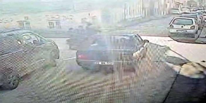 Elektrikli bisiklete otomobil çarptı: 2’si çocuk 3 kişi yaralandı