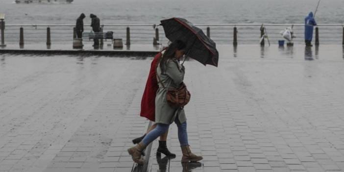 Valilik saat verdi uyardı: İstanbul'a gök gürültülü sağanak ve fırtına geliyor!