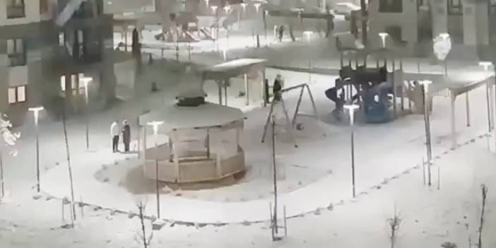 İstanbul'da kar etkisini sürdürüyor: Lapa lapa yağdı ilçeler beyaza büründü