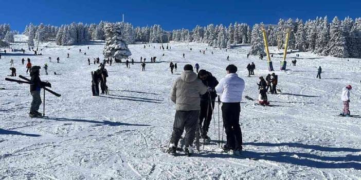 Beyaz cennet doldu taştı! Tatilciler pistlere koştu