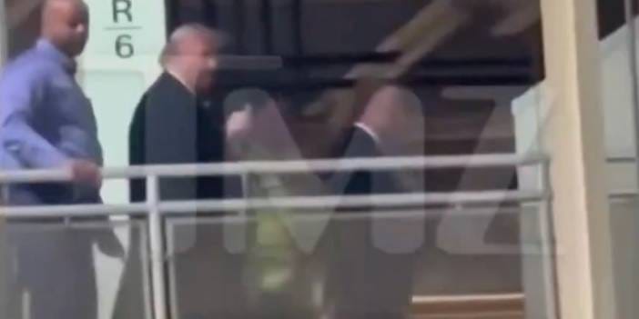 Trump'ı şoke eden Epstein protestosu: 'Pedofil koruyucusu' diyen işçiye orta parmak çekti