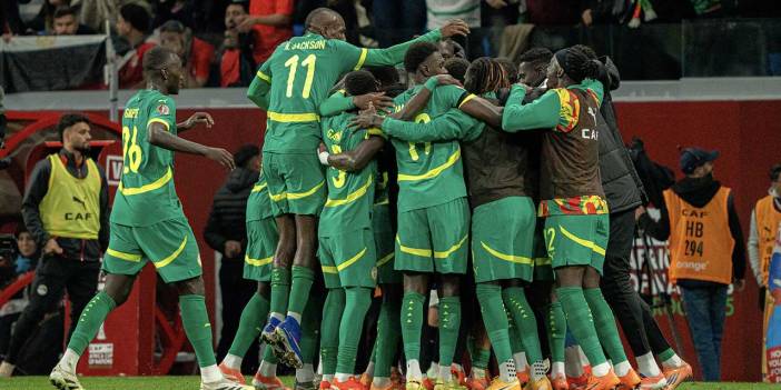 Federasyon önce kupayı verdi: Sonra kınadı