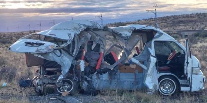 Güney Afrika'da yaşanan öğrenci servisi kazasında 14 çocuk öldü