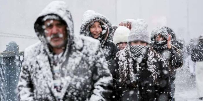 Çok kuvvetli kar geliyor: Meteoroloji 4 ili uyardı