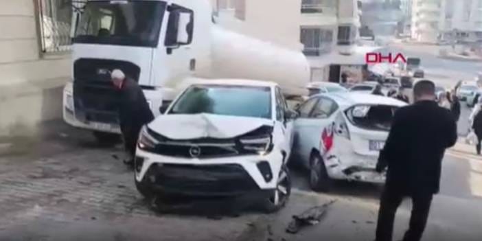 Batman'da tanker kontrolden çıktı! 8 araç hasar gördü