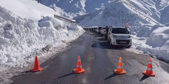 Şırnak-Hakkari kara yolu çığ tehlikesi sebebiyle ulaşıma kapatıldı