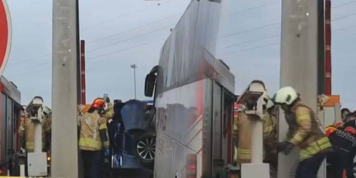 Son Dakika | Kuzey Marmara Otoyolu gişesinde feci kaza! Araçta sıkışan yolcular için ekipler seferber oldu