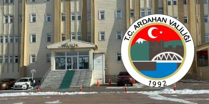 Yeni vali ilk iş Türk bayrağını kaldırdı! Tepkiler geri adım attırdı