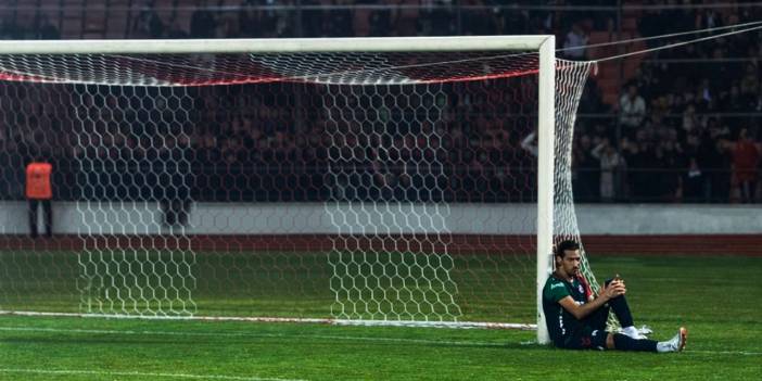 Taraftar ve teknik direktör tribüne gidip önce özür diledi sonra söz verdi