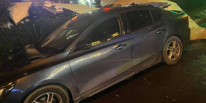 İstanbul’da fırtına: 15 katlı binanın dış cephesi uçtu!