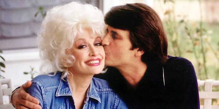 Eşini kaybeden ünlü şarkıcı kendi cenazesini planlıyor!