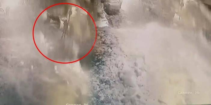 Kar kütlesinin altında kalmaktan kıl payı kurtuldular!