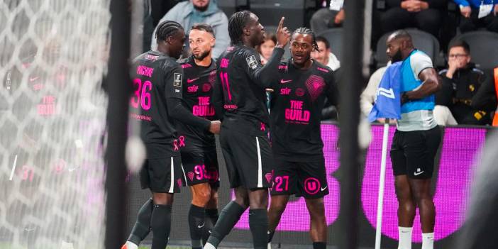 Fenerbahçe sonunda anlaşmaya vardı: Yıldız golcü imza atmaya geliyor