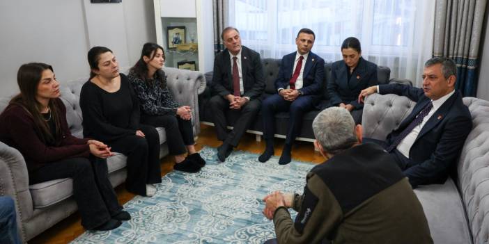 Özgür Özel Atlas Çağlayan’ın ailesini ziyaret etti