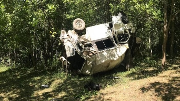 Katliam gibi kaza! Minibüs şarampole devrildi:  6'sı çocuk 10 ölü