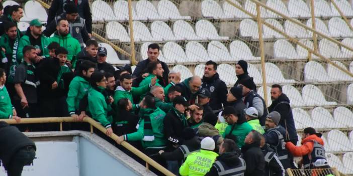 TFF 1. Lig maçında polis kelepçe taktı: Taraftarı kurtardı