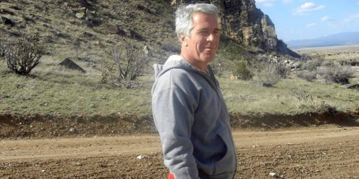 Epstein belgelerinden çıkan şok detay: Kabe örtüsü göndermişler