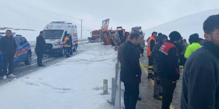 Van'da iş makinesi devrildi: 2 kişi hayatını kaybetti