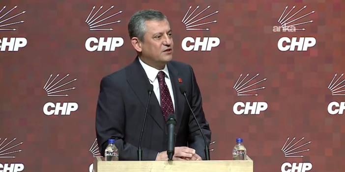 Özgür Özel'den Erdoğan'a deprem konutları çağrısı: Faiz dahil hiçbir fark açıklanmayacağını açıkla