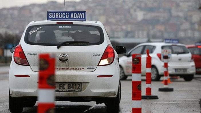 Ehliyet alacaklar dikkat! Sürücü kurslarıyla ilgili önemli karar...