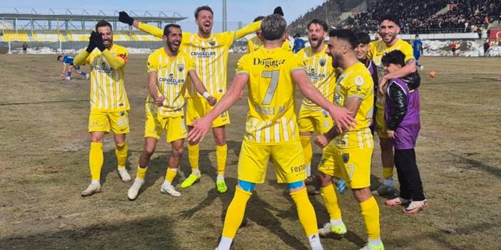 Milyoner kardeşler stadı taraftarlarla doldurdu: Bursaspor'un dibine kadar geldiler