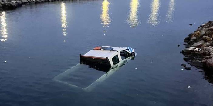 Bakırköy sahilinde korkunç kaza! Zabıta aracı denize düştü