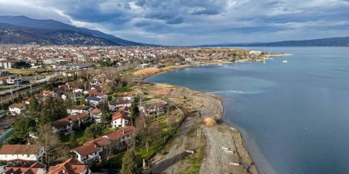 Sapanca Gölü’nde dikkat çeken değişim: Eski izler bir anda kayboldu