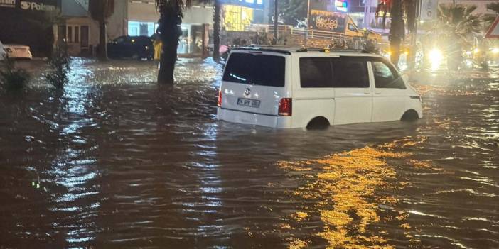 Meteoroloji uyarmıştı! Bodrum’da eğitime 1 günlük yağış engeli!
