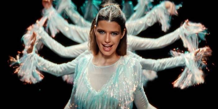 Beren Saat'ten müziğe ilk adım! İngilizce şarkısı olay oldu