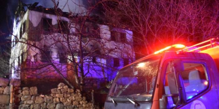 Gümüşhane'de ev yangını: Yaşlı adam hayatını kaybetti