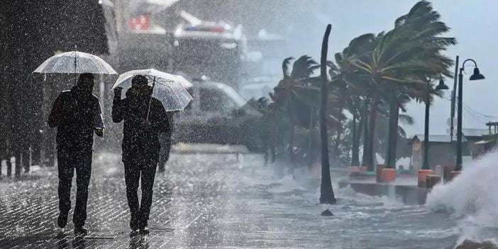 Meteoroloji saat saat açıkladı: Çok kuvvetli yağacak fırtına fena uçuracak