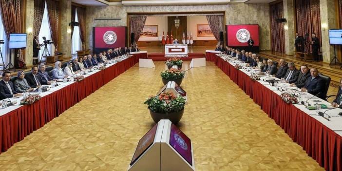 Süreç komisyonunun 'Nihai raporu' açıklanıyor! Aylardır tartışılıyordu... Dört parti 'evet' diyecek