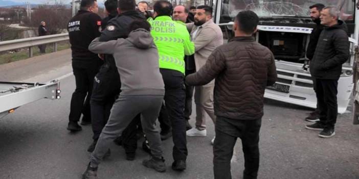 7 kişinin yaralandığı zincirleme kaza sonrası kavga çıktı!