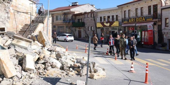 3 buçuk asırlık caminin istinat duvarı yerle bir oldu