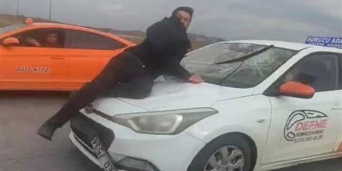Ankara'da sürücü eğitmeni dehşeti: Trafikte tartıştı araba kaputunda kilometrelerce sürükledi