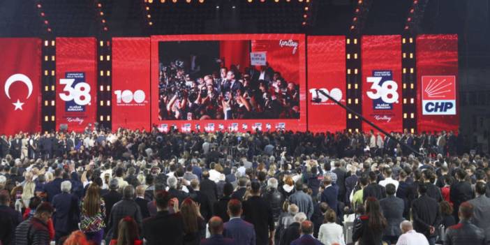 CHP'den kurultay davasında yaşananlara tepki yağdı! "Hâkim ayarlandı, dosya kaçırıldı, kumpas kuruldu!"