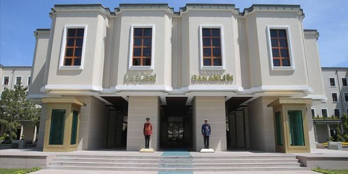 Emniyet, Jandarma, AFAD, Göç İdaresi yeni isimlere bağlandı