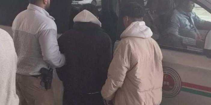 Polis şüphelenerek durdurdu: Üzerlerinden uyuşturucu çıktı