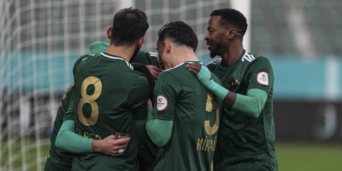 Üst üste 7. maçını kazanıp Erzurumspor'u liderlikten indirdiler